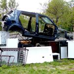 Autowrack auf Kuehlschrank und Herd