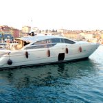 Flotte Jacht im Hafen von Rovinj