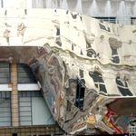 Spiegelfassade eines Bahnhofs - Teil 1