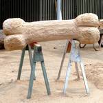 Dino-Oberschenkel aus Holz