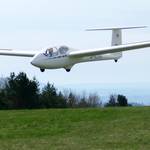 Segelflugzeug bei der Landung