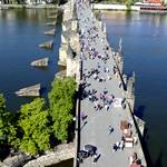 Karlsbruecke in Prag von oben
